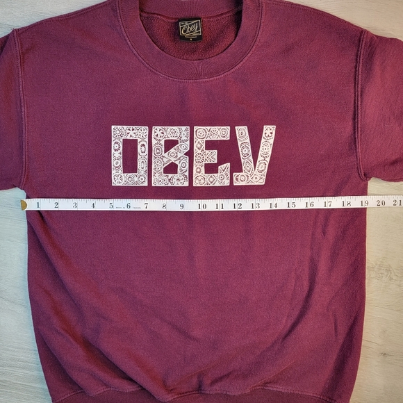 Obey Women Size Small Pullover Sweatshirt Burgundy Long Sleeve Crewneck Spellout - Picture 4 of 7